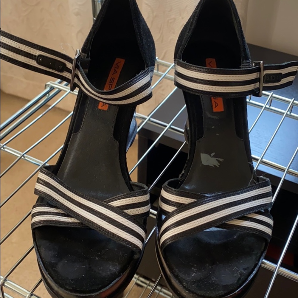 Cute Via Spiga sandals. Hardly worn